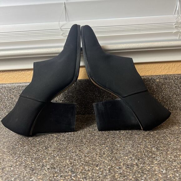Donald Pliner Womens 9M Black Fabric Cuban High Heels Slip 